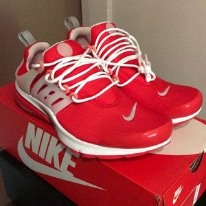 Brand New Nike Air Presto Sz. S (9-10)